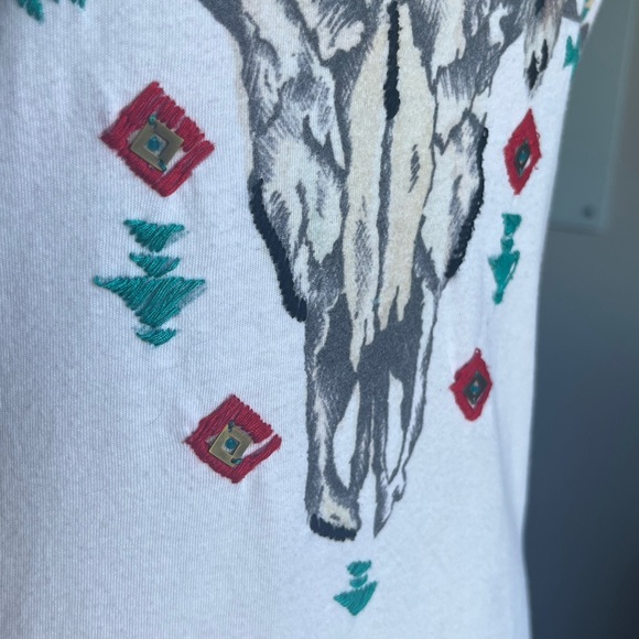 Double D Ranch Floral Cow Skull Embroidered and Beaded Graphic Tee Size Small - Picture 4 of 10